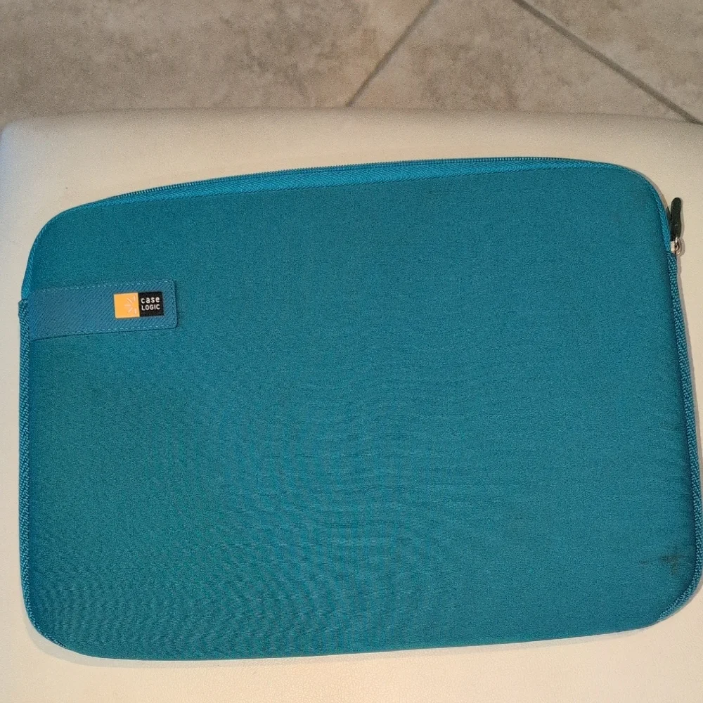 Case Logic Teal Tablet Sleeve